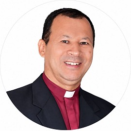 Obispo: Mario Vahos Mesa